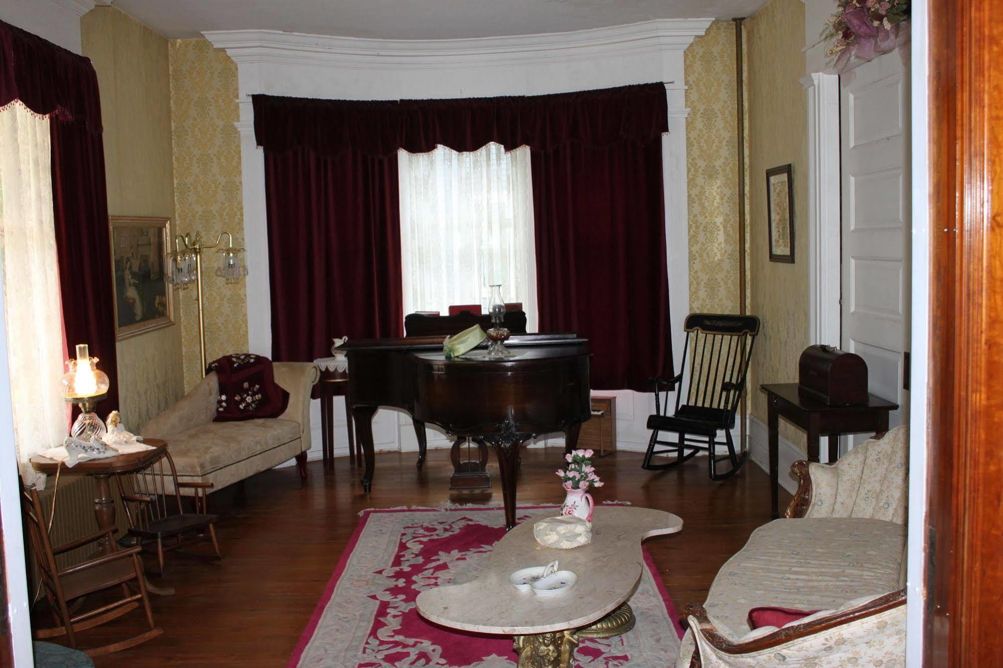 Victorian Charm Inn Towanda Exteriör bild